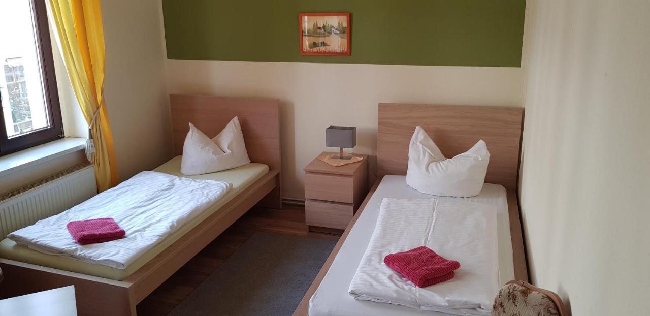 Hotel-Garni "Zum Loewen" Bad Freienwalde Dış mekan fotoğraf